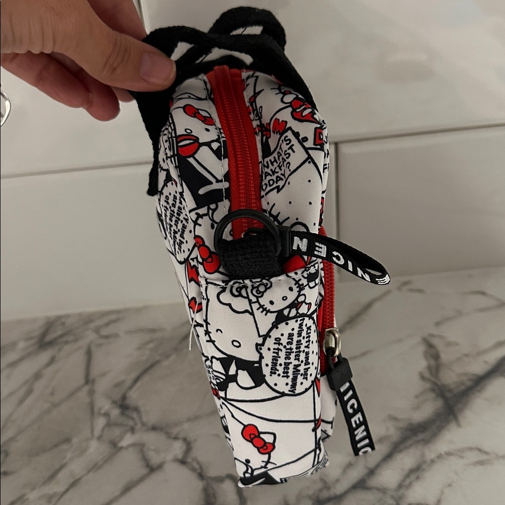 Sanrio HELLO KITTY Crossbody Hand bag quality zippers inner/outer pockets - Picture 4 of 6